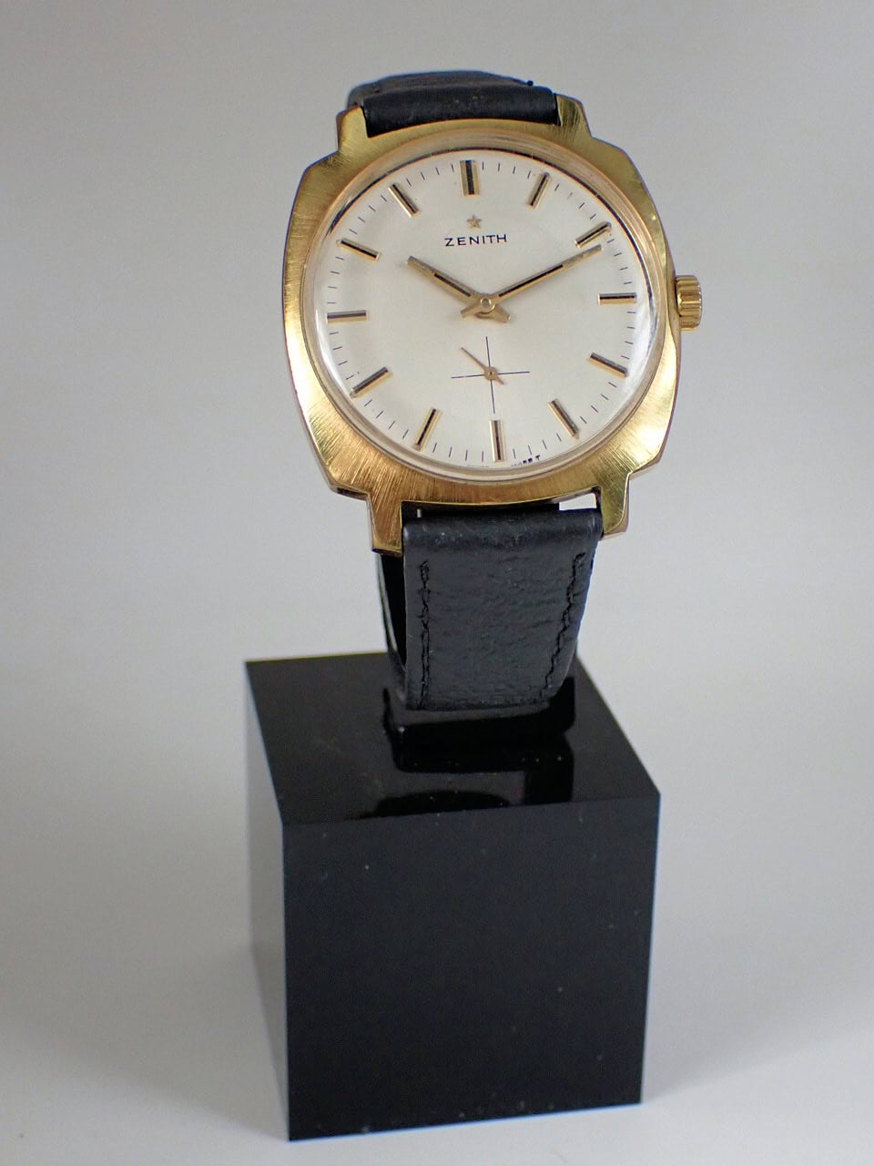 Zenith Gold Plated Presentation Watch 1970's - Image 2