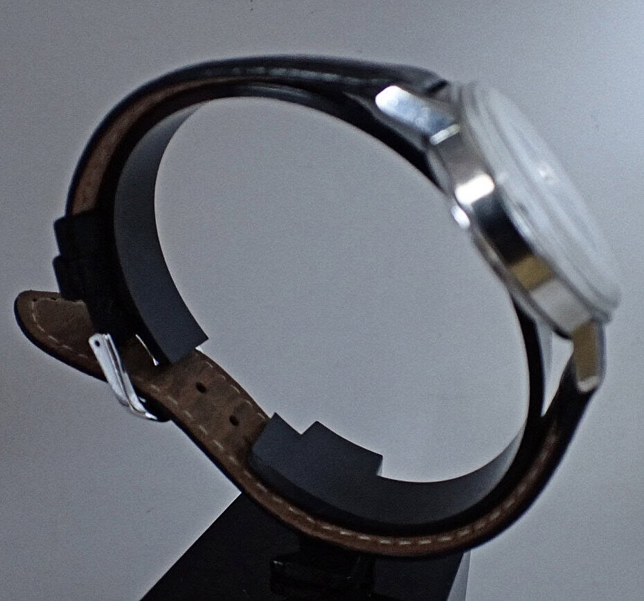 Zenith Stainless Steel Presentation Watch 1969 Original Box and Dated Guarantee - Image 4