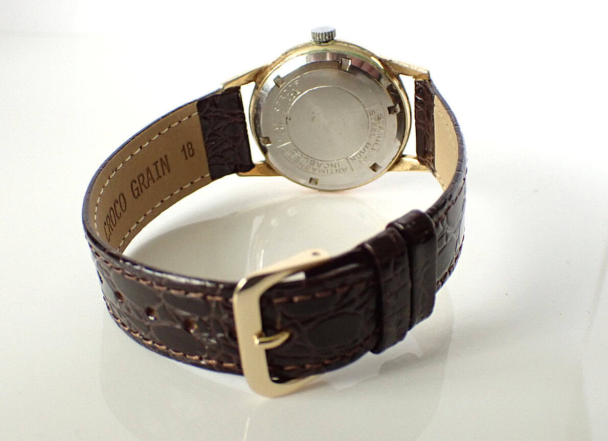 Bella Geneve Gold Plated Mechanical 1950s - Image 4